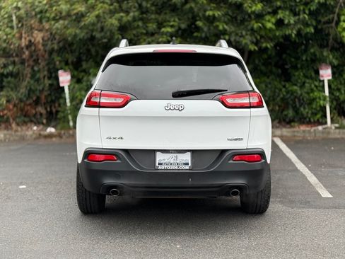 Used 2014 Jeep Cherokee Latitude AWD/4WD image 4