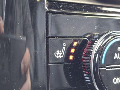 Used 2023 Nissan Rogue SL w/ SL Premium Package image 6