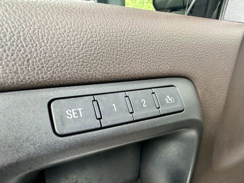Used 2018 GMC Sierra 2500 SLT w/ Duramax Plus Package AWD/4WD image 10