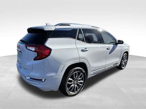 Used 2024 GMC Terrain Denali w/ Denali Premium Package image 7
