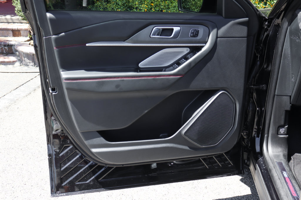 Used 2025 Ford Explorer ST w/ Sun And Sound Package AWD/4WD image 17