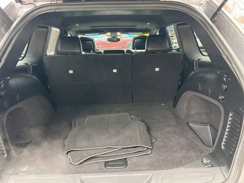 Used 2020 Jeep Grand Cherokee Limited image 29