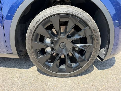 Used 2023 Tesla Model Y Long Range AWD/4WD image 11