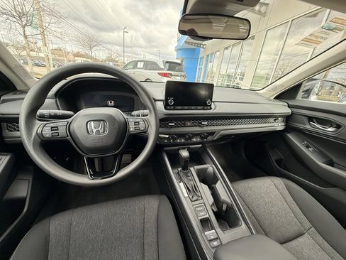 Used 2025 Honda Accord SE image 7