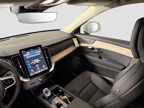New 2026 Volvo XC90 B5 Core AWD/4WD image 23