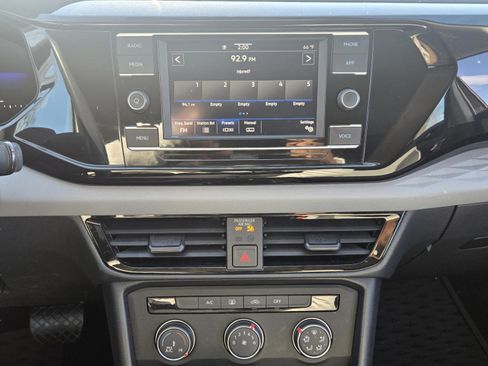 Used 2022 Volkswagen Taos S image 18