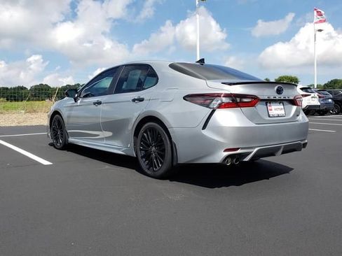 Used 2022 Toyota Camry SE w/ Convenience Package FWD image 8