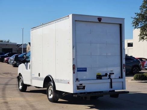 Used 2025 Chevrolet Express 3500 w/ Power Convenience Package image 4