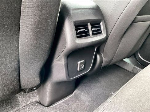 Used 2023 Chevrolet Equinox LT image 25