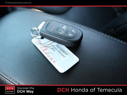 Used 2023 Jeep Cherokee Altitude Lux w/ Lux Elite Package image 15