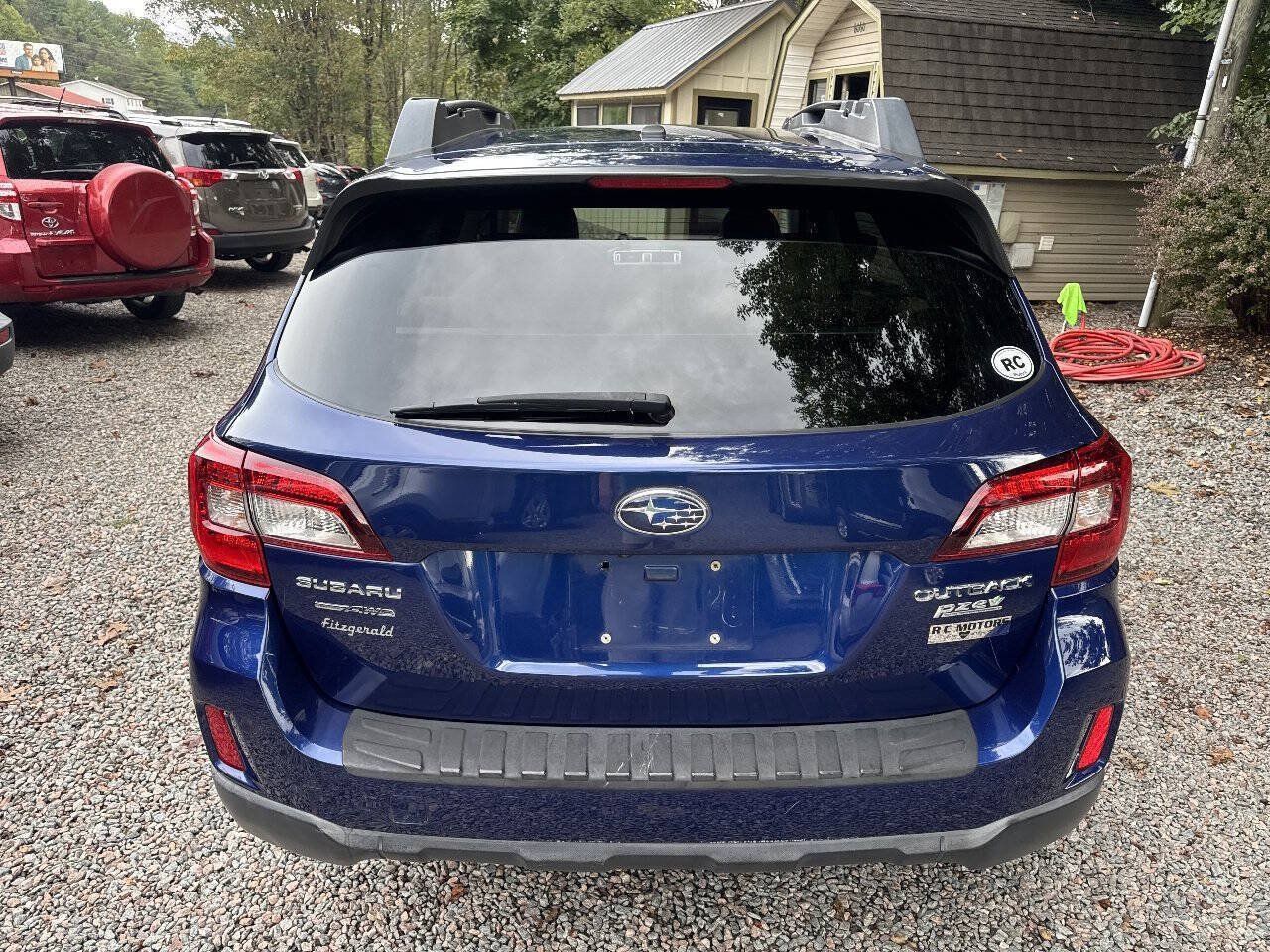 Used 2015 Subaru Outback 2.5i Premium AWD/4WD image 5