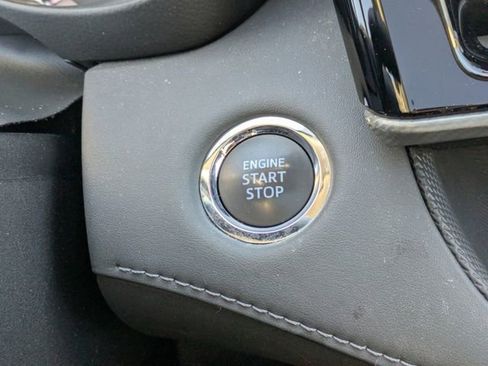 Certified 2022 Toyota Highlander Platinum image 32