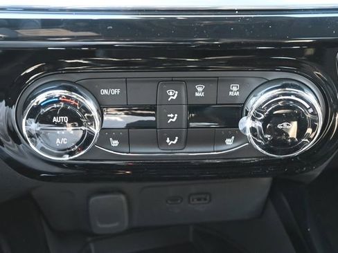 New 2026 Chevrolet Trax RS w/ Sunroof Package image 18