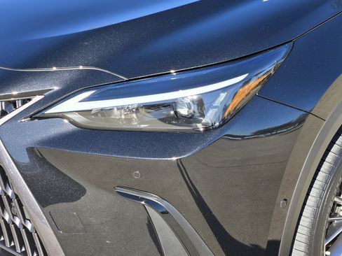 Certified 2022 Lexus NX 300h AWD image 9