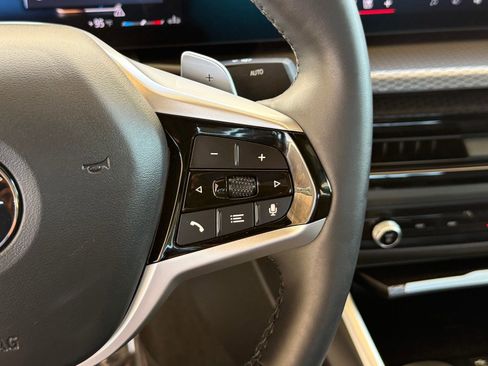 Used 2025 BMW 330i Sedan w/ Convenience Package image 29