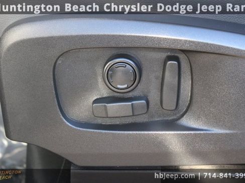 Used 2023 Land Rover Defender 110 SE image 36