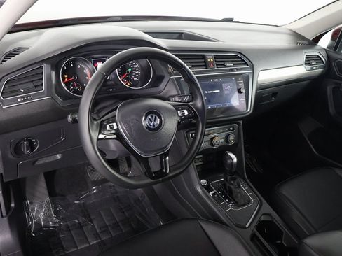 Used 2020 Volkswagen Tiguan SE FWD image 7