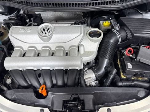 Used 2009 Volkswagen Beetle Blush FWD image 9