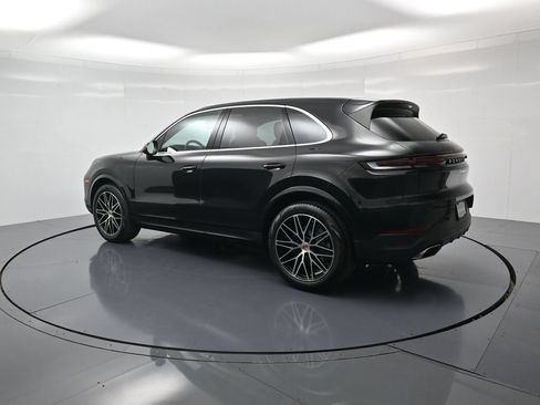 Certified 2026 Porsche Cayenne AWD/4WD image 3