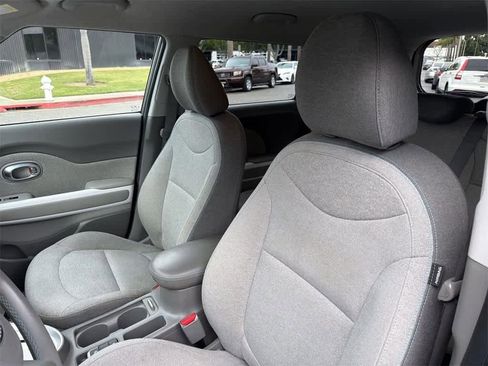 Used 2017 Kia Soul EV-e image 26