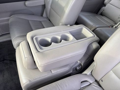 Used 2012 Honda Odyssey Touring Elite image 26