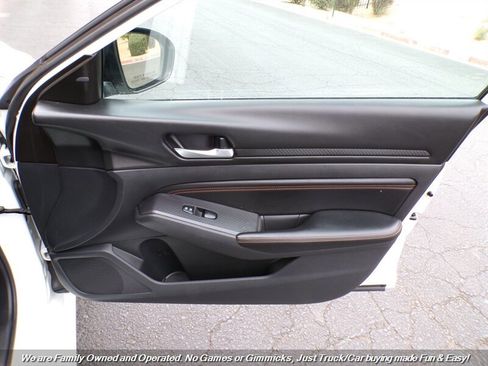 Used 2021 Nissan Altima 2.5 SR FWD image 30