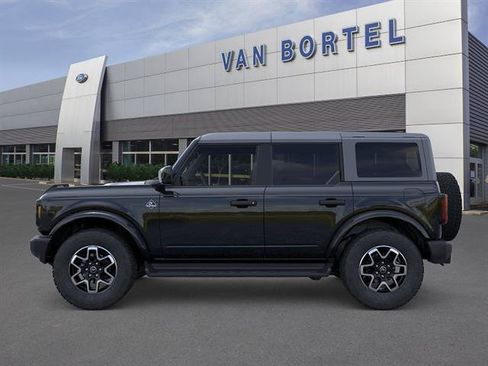 Used 2026 Ford Bronco Outer Banks AWD/4WD image 3