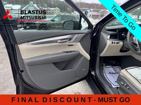 Used 2020 Cadillac XT5 Premium Luxury w/ LPO, Floor Liner Package AWD/4WD image 18