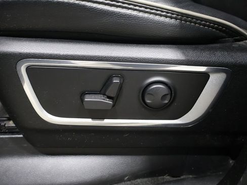 Used 2023 RAM 1500 Laramie image 13