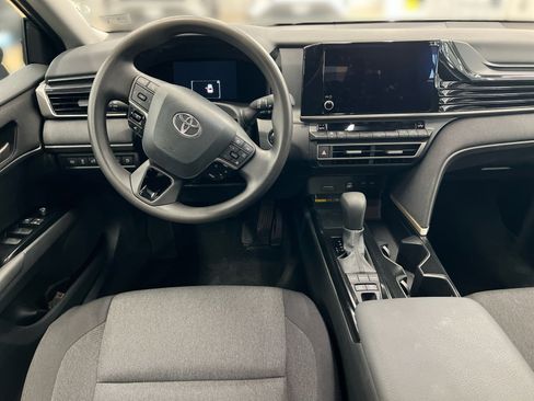 Used 2025 Toyota Camry LE image 18