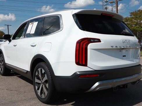 Used 2022 Kia Telluride EX w/ EX Premium Package FWD image 4