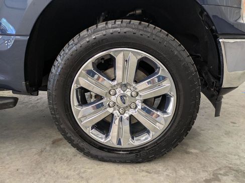 Used 2019 Ford F150 XLT w/ Equipment Group 302A Luxury AWD/4WD image 38