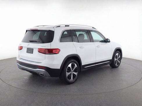 Used 2025 Mercedes-Benz GLB 250 4MATIC image 9