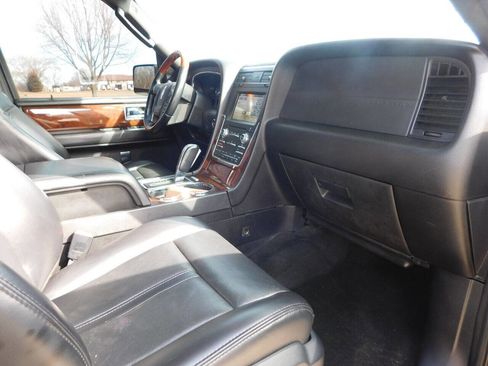 Used 2017 Lincoln Navigator L Select image 23