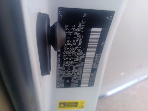 Used 2012 Toyota Highlander SE FWD image 29