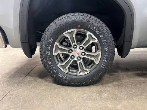 New 2026 GMC Sierra 1500 SLE AWD/4WD image 9