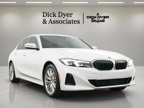 Used 2024 BMW 330i Sedan w/ Convenience Package RWD image 3