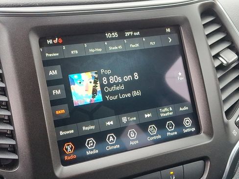 Used 2022 Jeep Cherokee Trailhawk image 17