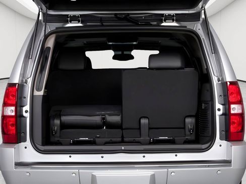 Used 2011 Chevrolet Tahoe LT w/ Luxury Package AWD/4WD image 49