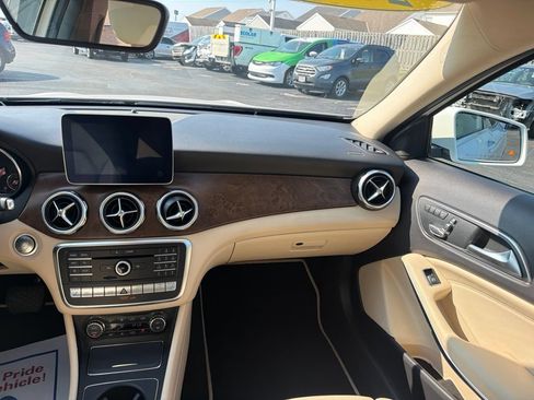 Used 2019 Mercedes-Benz GLA 250 4MATIC image 21
