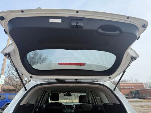 Used 2017 Kia Sorento LX w/ LX Convenience Package image 11