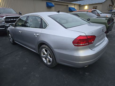 Used 2013 Volkswagen Passat 2.5 SE image 2