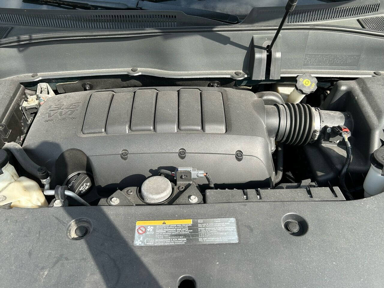 Used 2015 GMC Acadia SLE FWD image 19