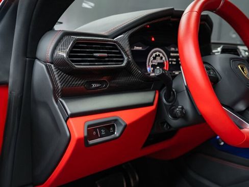 Used 2021 Lamborghini Urus image 28