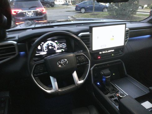 Used 2024 Toyota Sequoia Platinum image 33