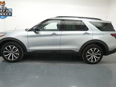 Used 2023 Ford Explorer ST-Line w/ Class IV Trailer Tow Package AWD/4WD image 4