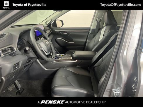 Used 2026 Toyota Highlander Platinum AWD/4WD image 26
