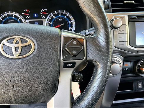 Used 2017 Toyota 4Runner SR5 Premium image 11