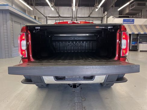 Used 2016 GMC Canyon SLT image 32