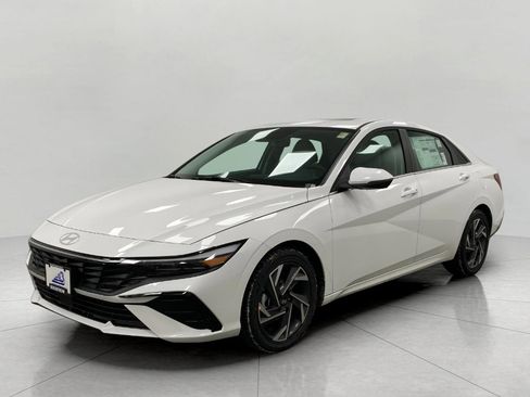New 2026 Hyundai Elantra Limited image 8